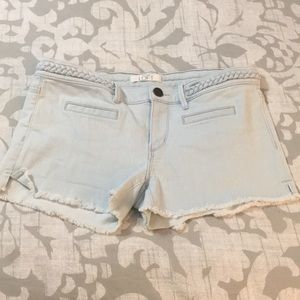 ❤️ Loft light wash denim cutoff shorts ❤️